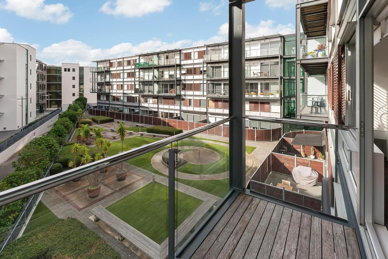 Qv Cosy In The Viaduct Apartamento Auckland Exterior foto